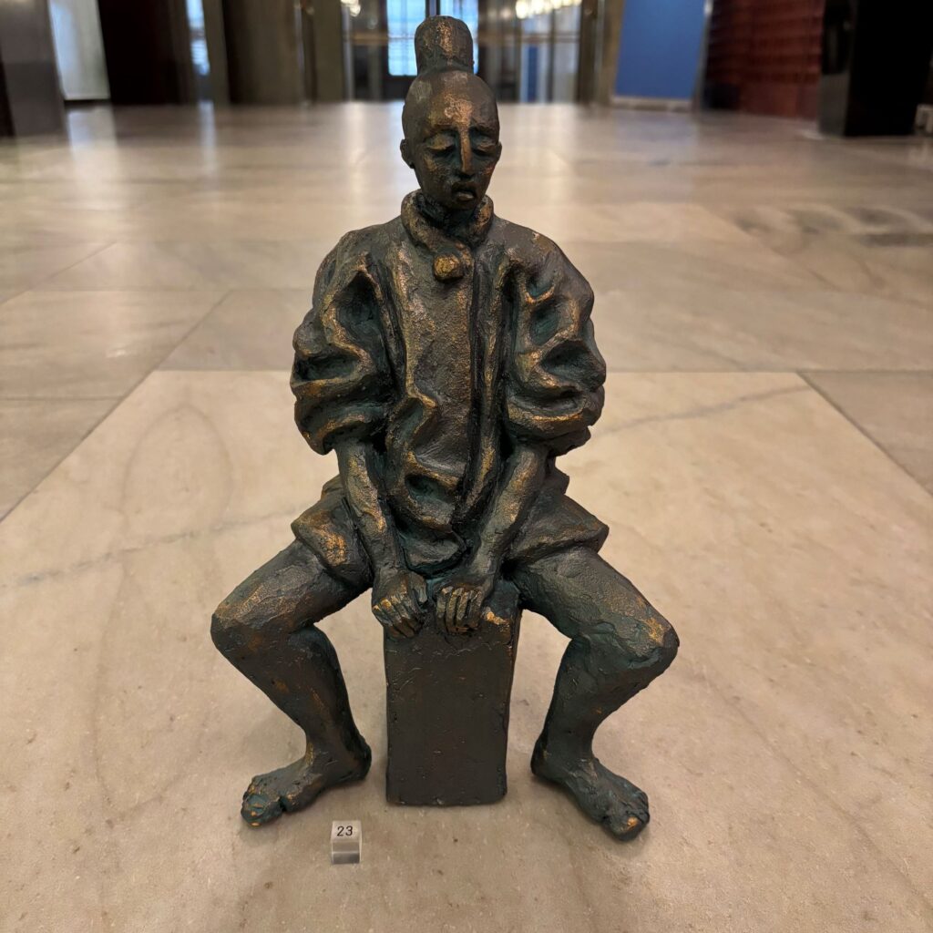 022__Björn__Holm__Figurin i stengods